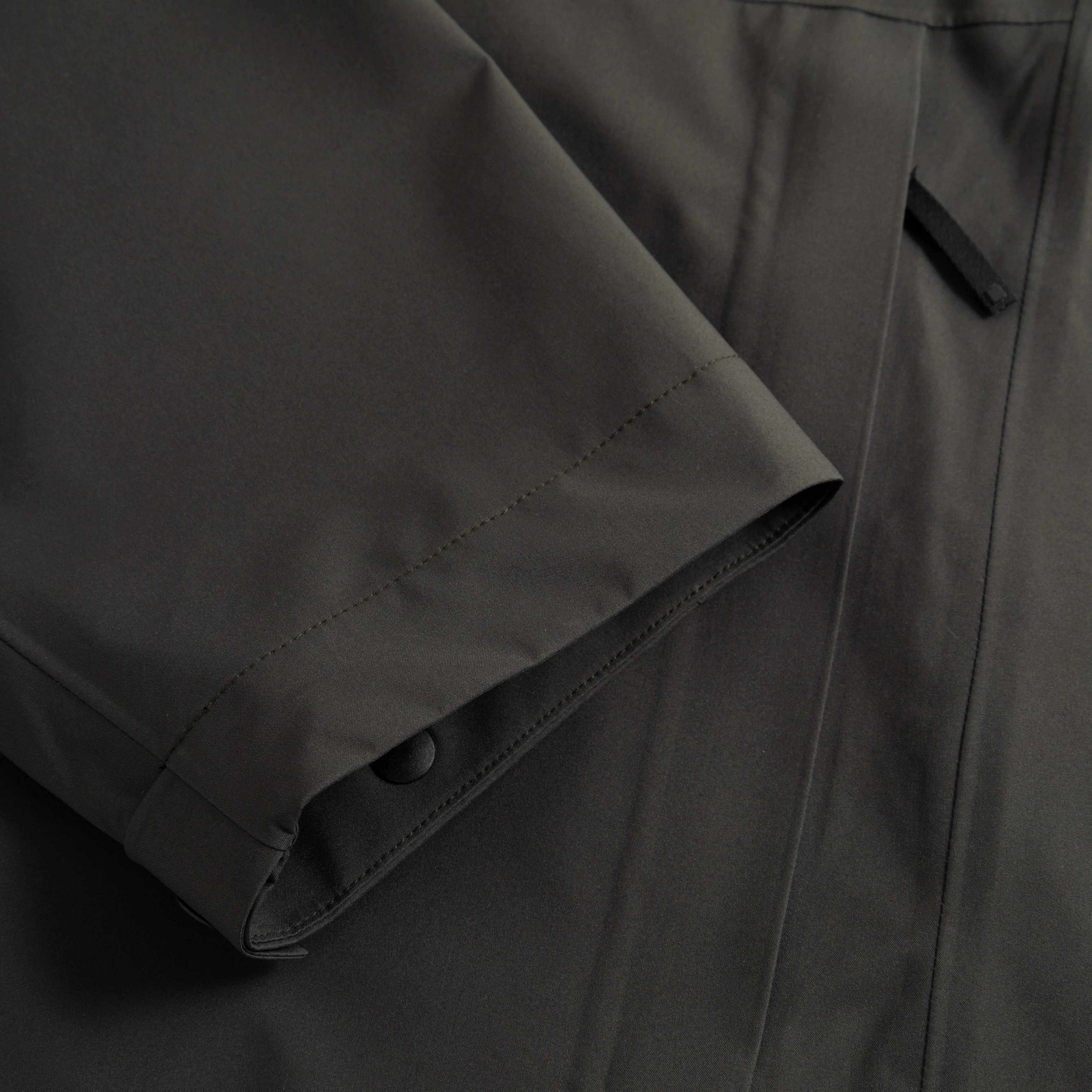 Aðalvík Packable Rain Jacket - Image 6