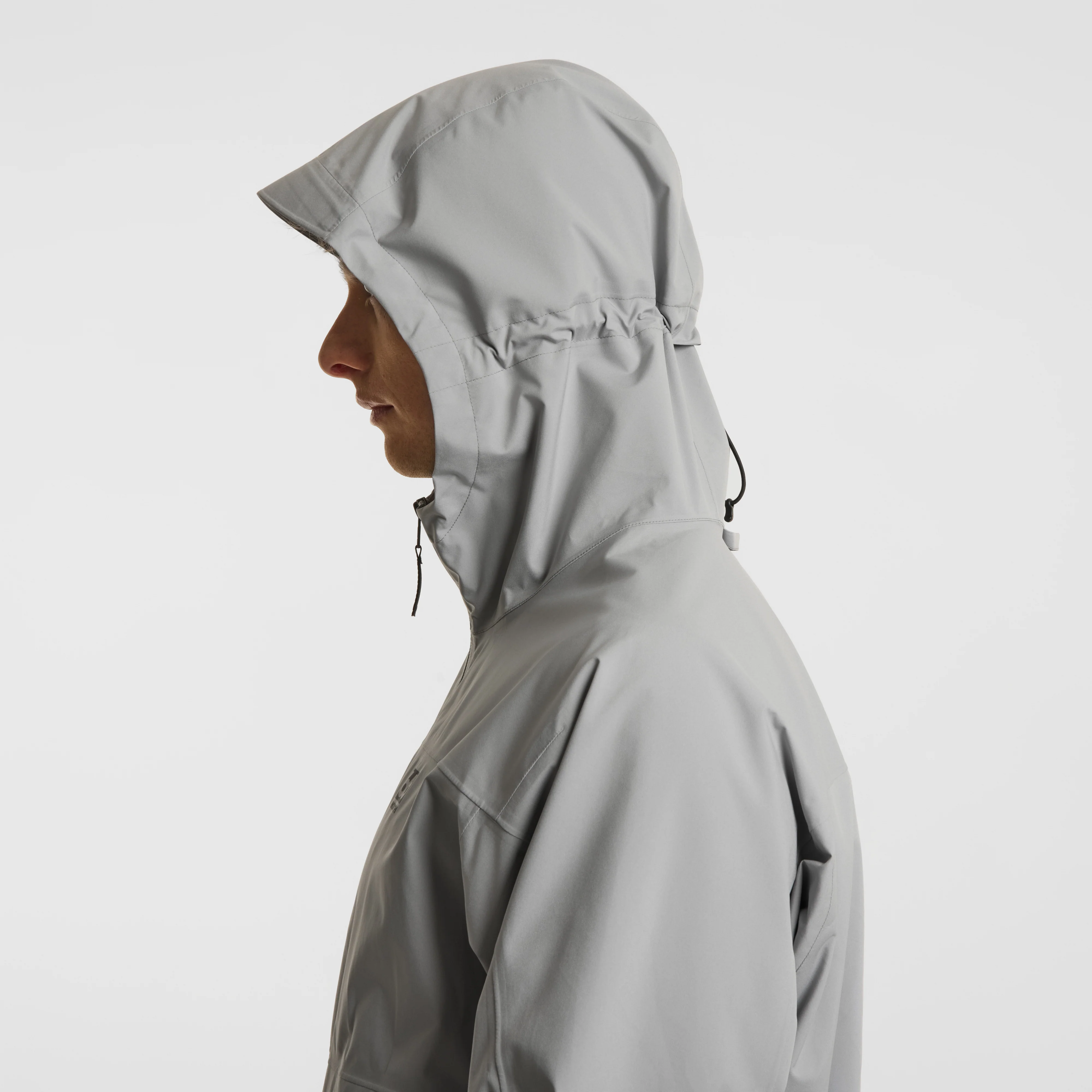 Aðalvík Packable Rain Jacket - Image 9
