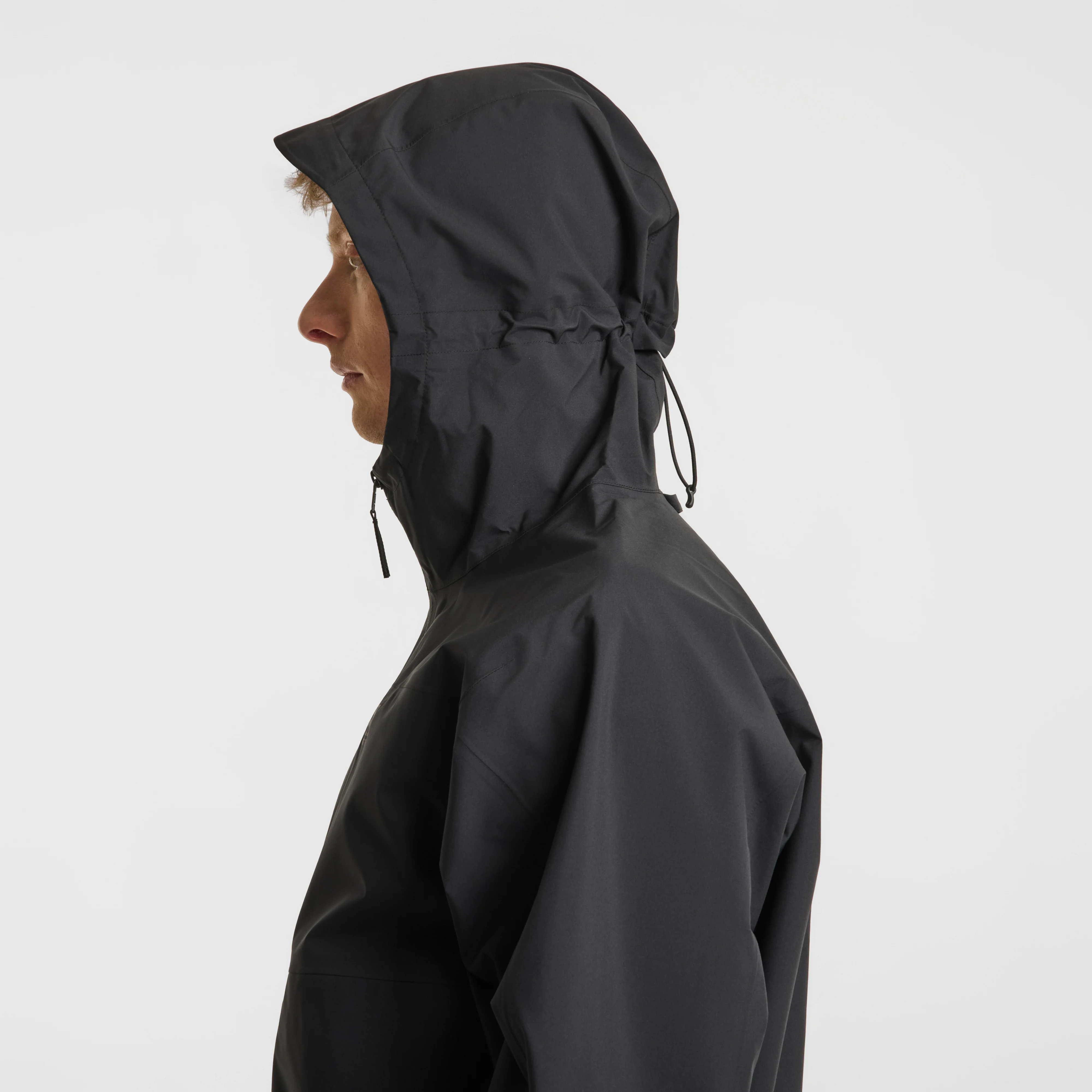 Aðalvík Packable Rain Jacket - Image 10