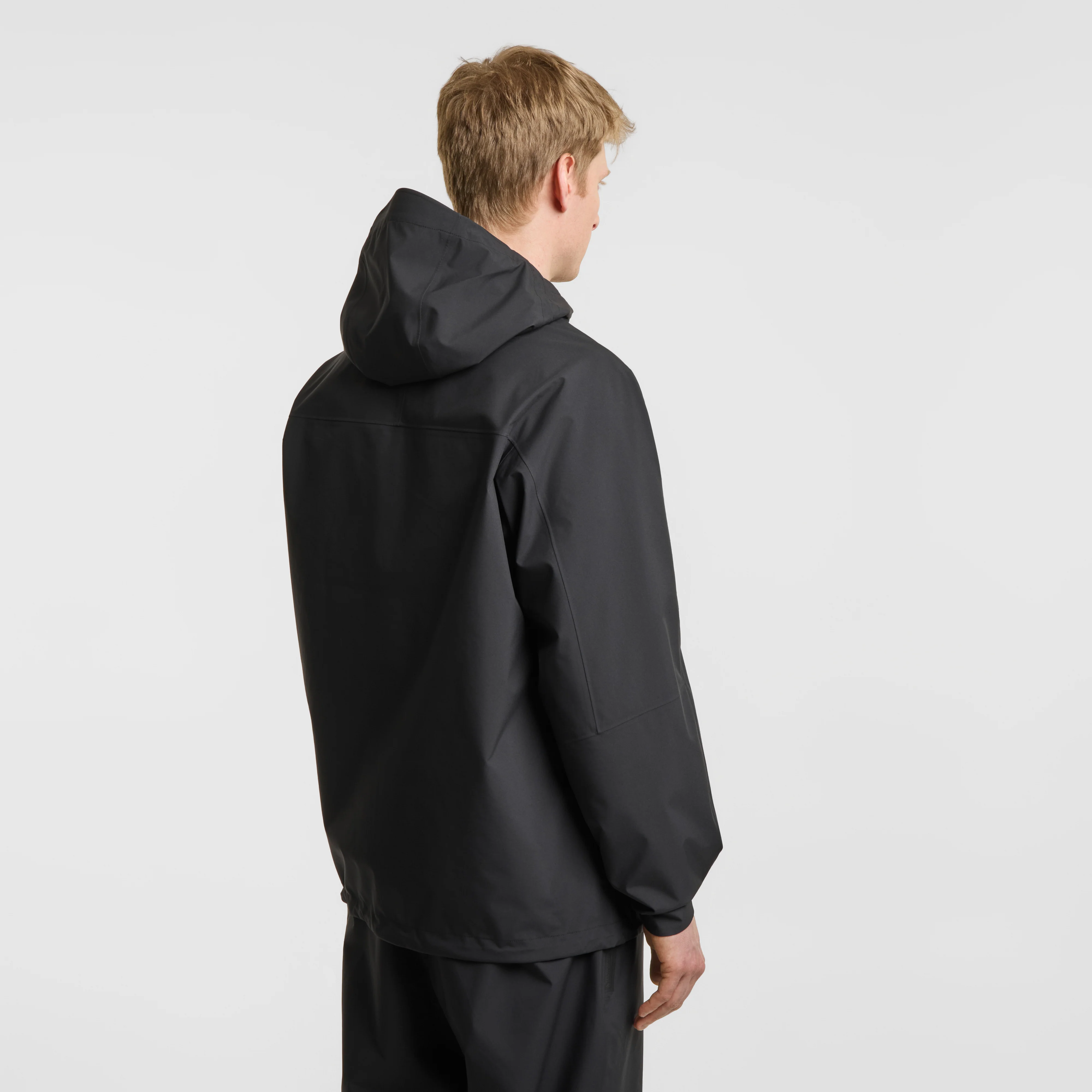 Aðalvík Packable Rain Jacket - Image 3