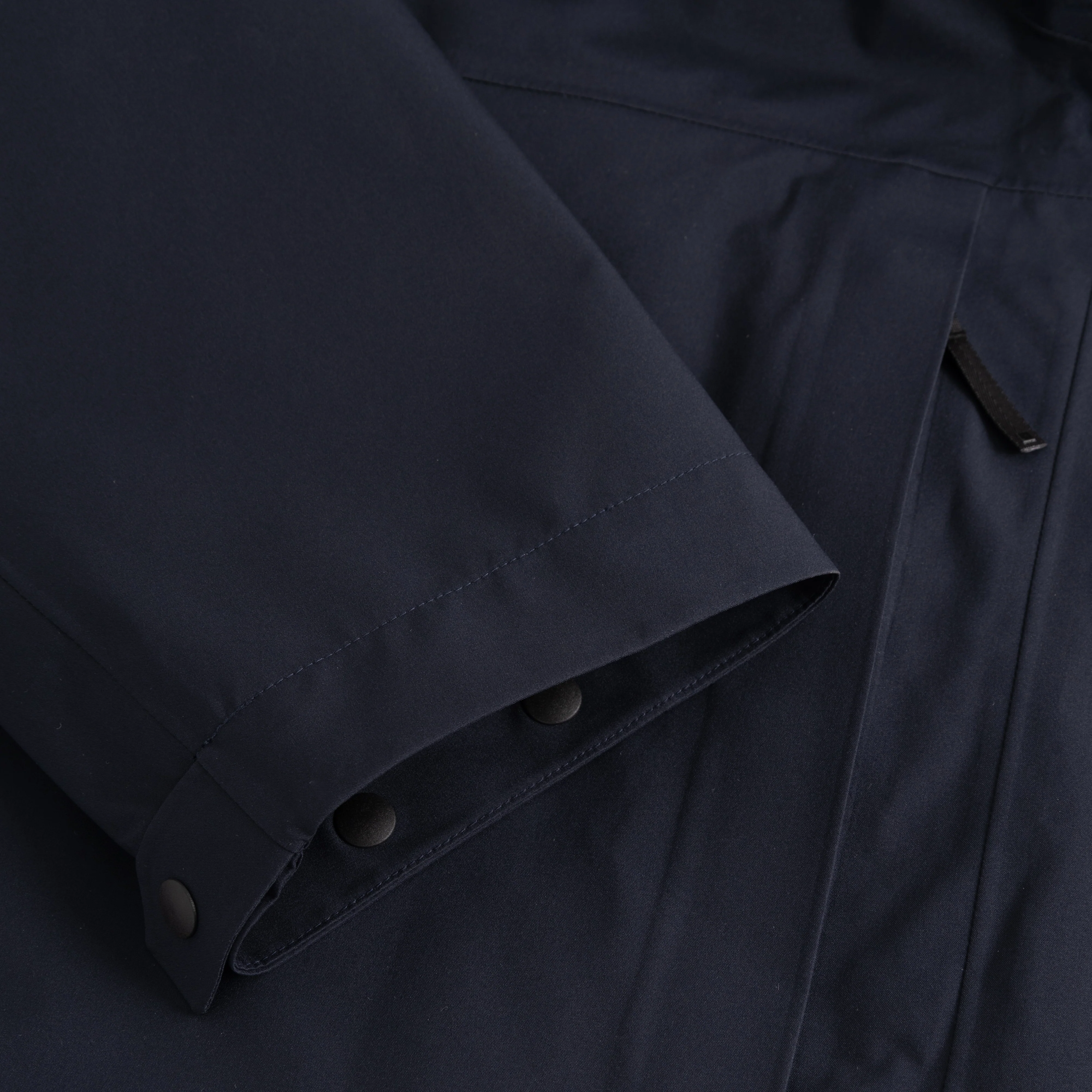 Aðalvík Packable Rain Jacket - Image 6