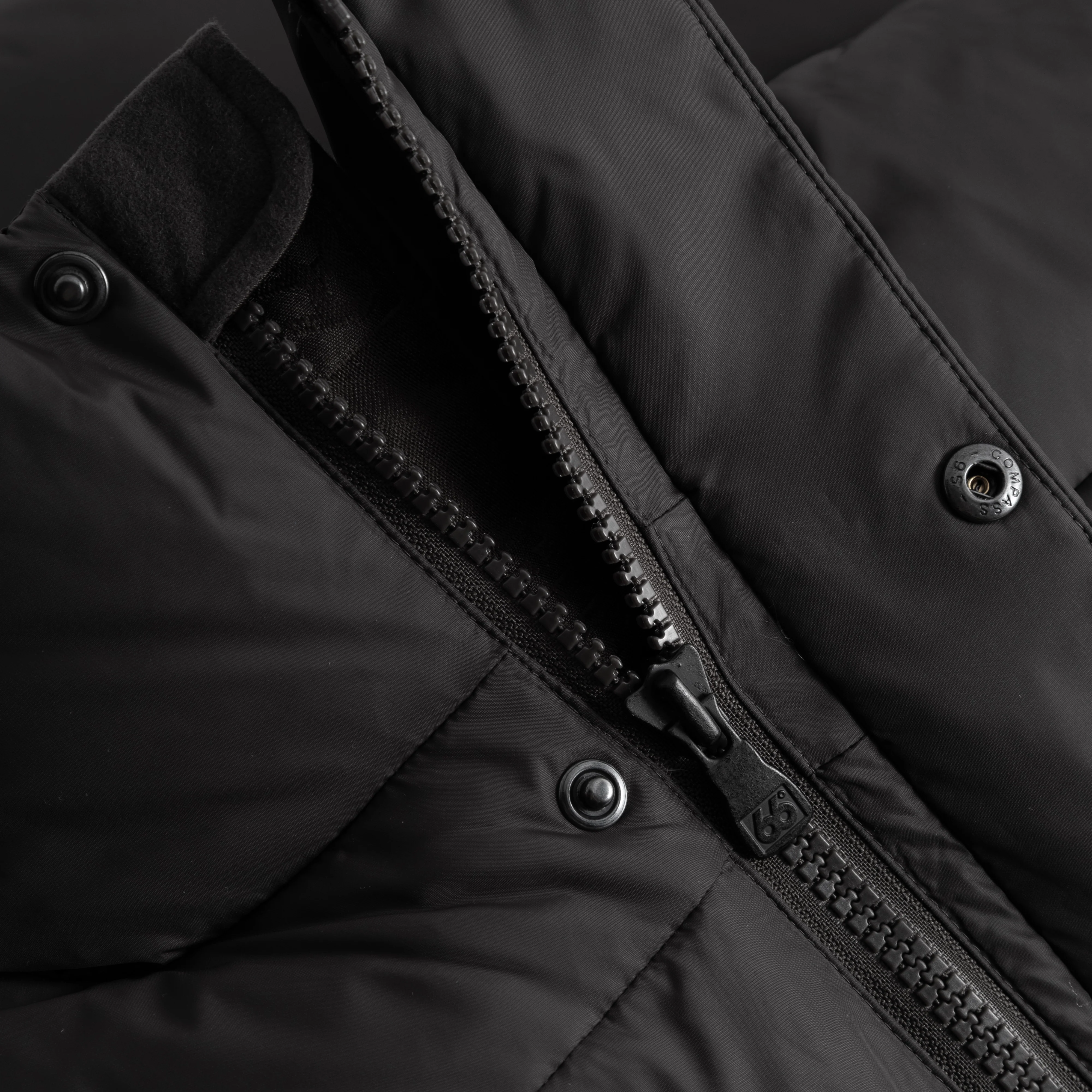 Dyngja Down Vest - Image 3