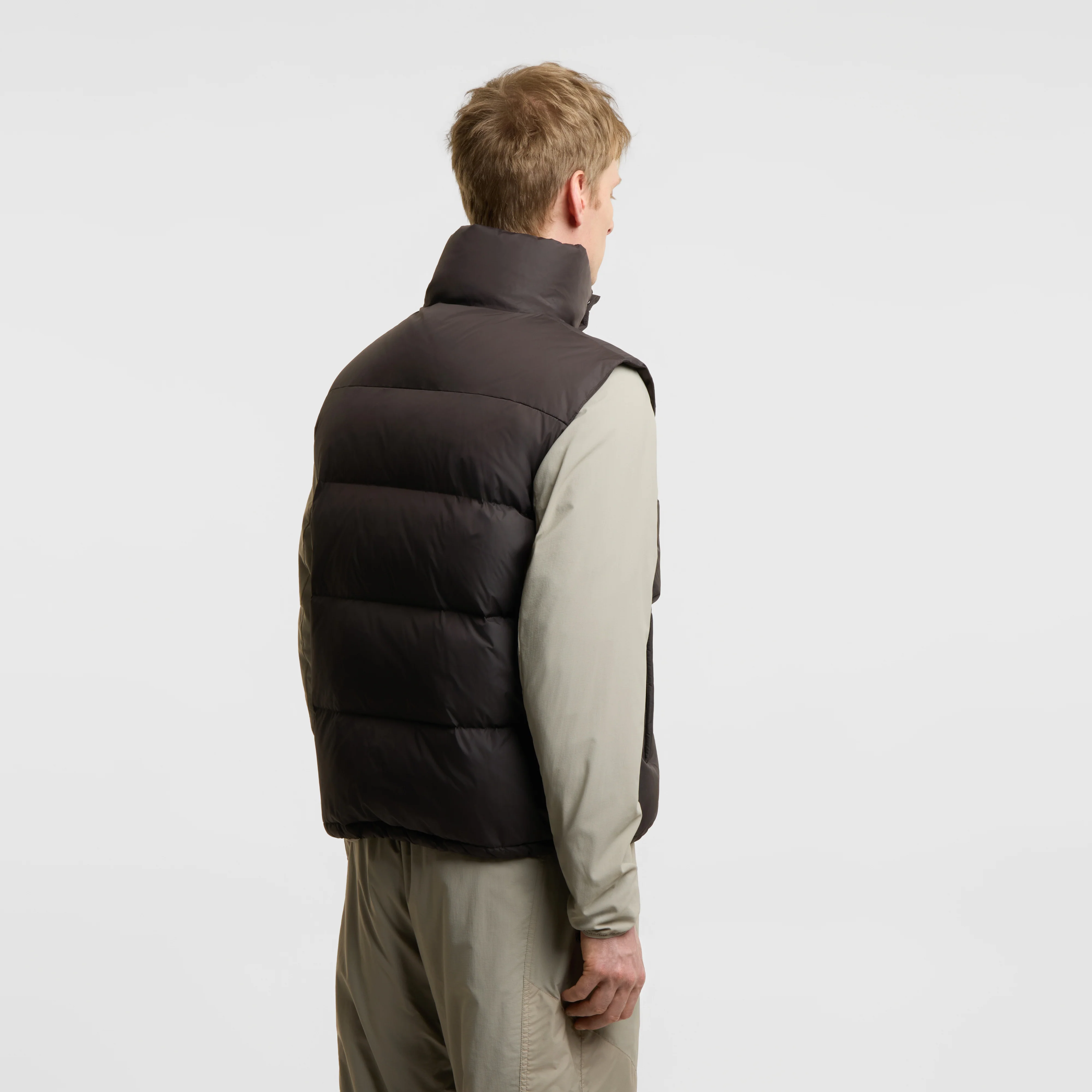 Dyngja Down Vest - Image 3