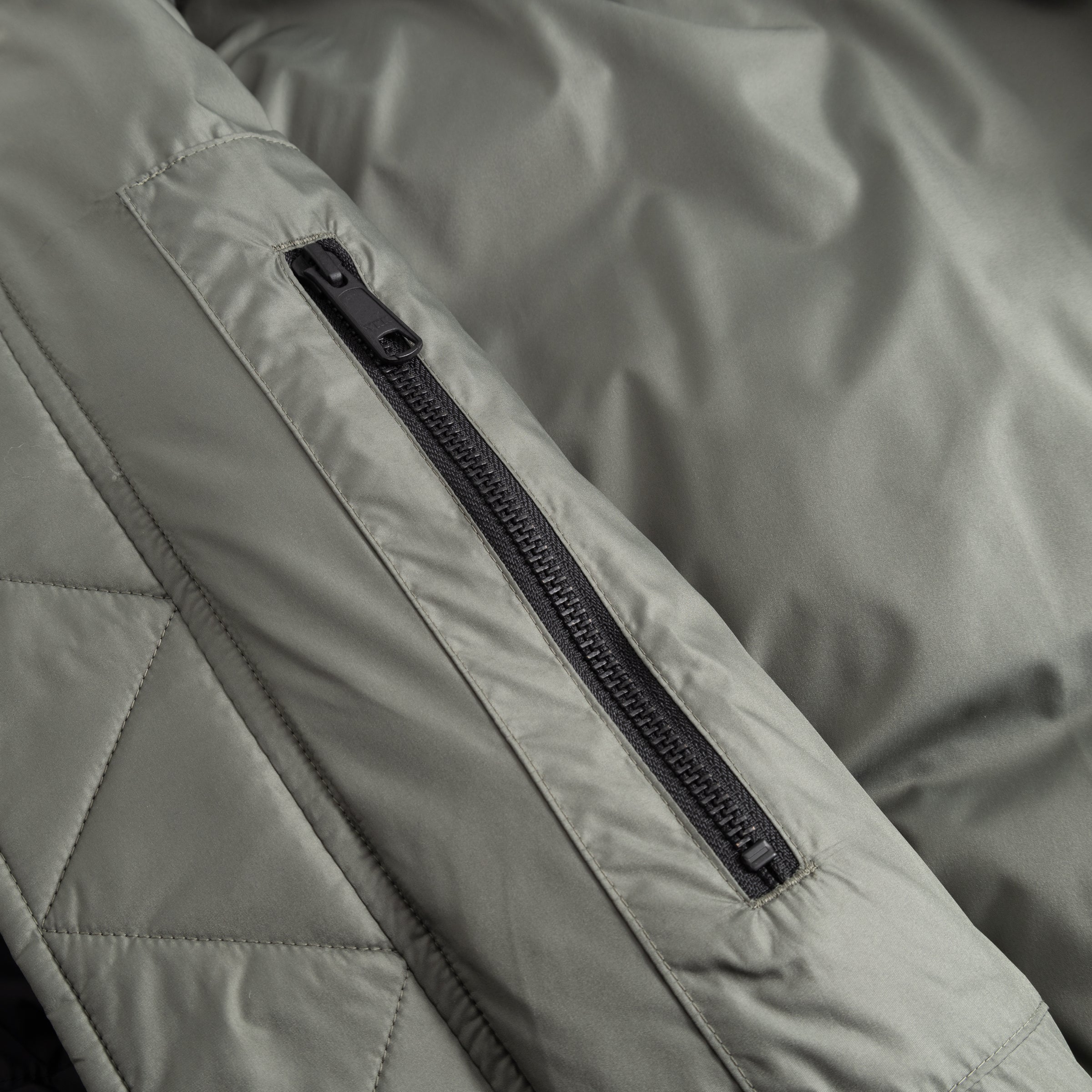 Women's Dyngja Down Bomber - Image 7