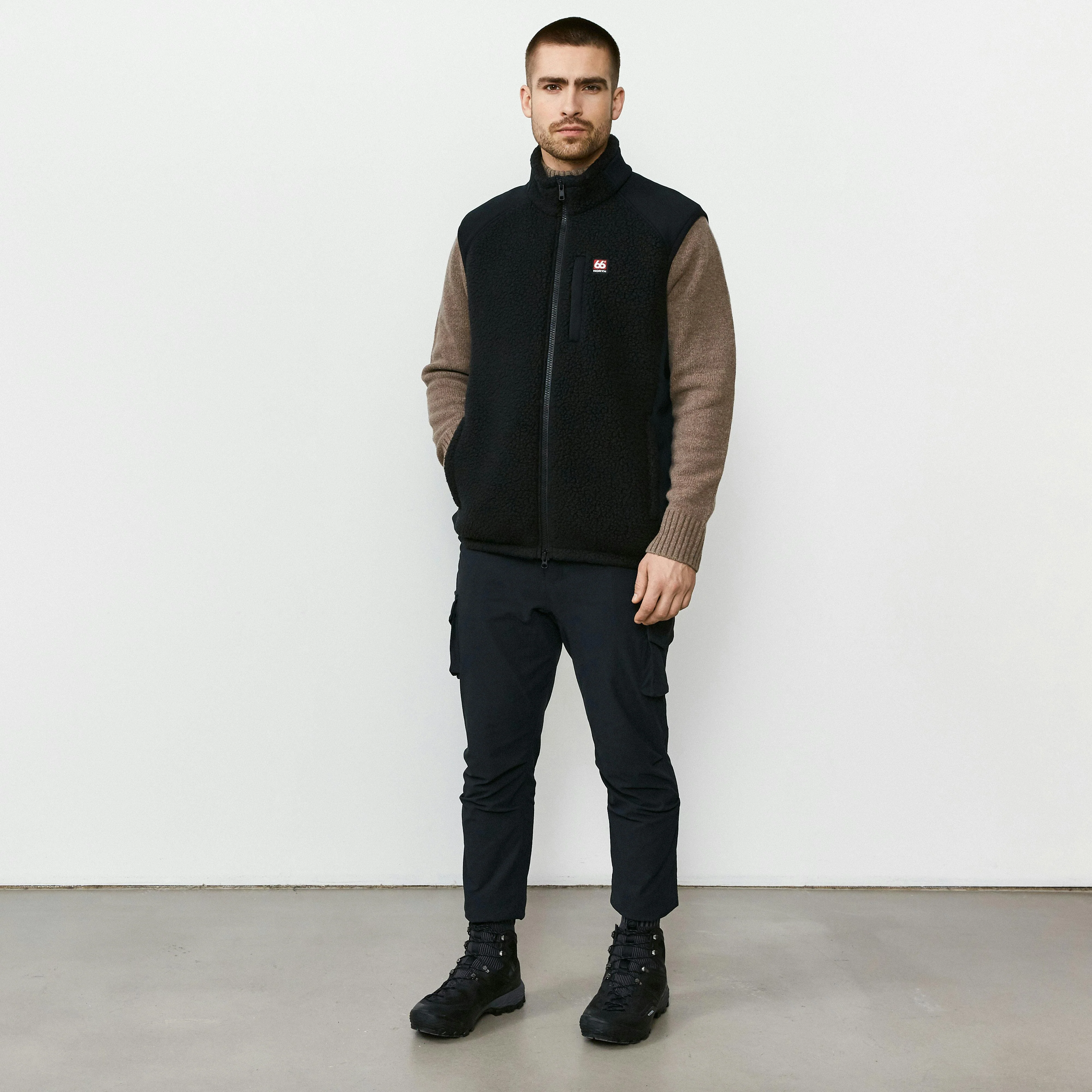 Tindur Shearling Vest - Image 6