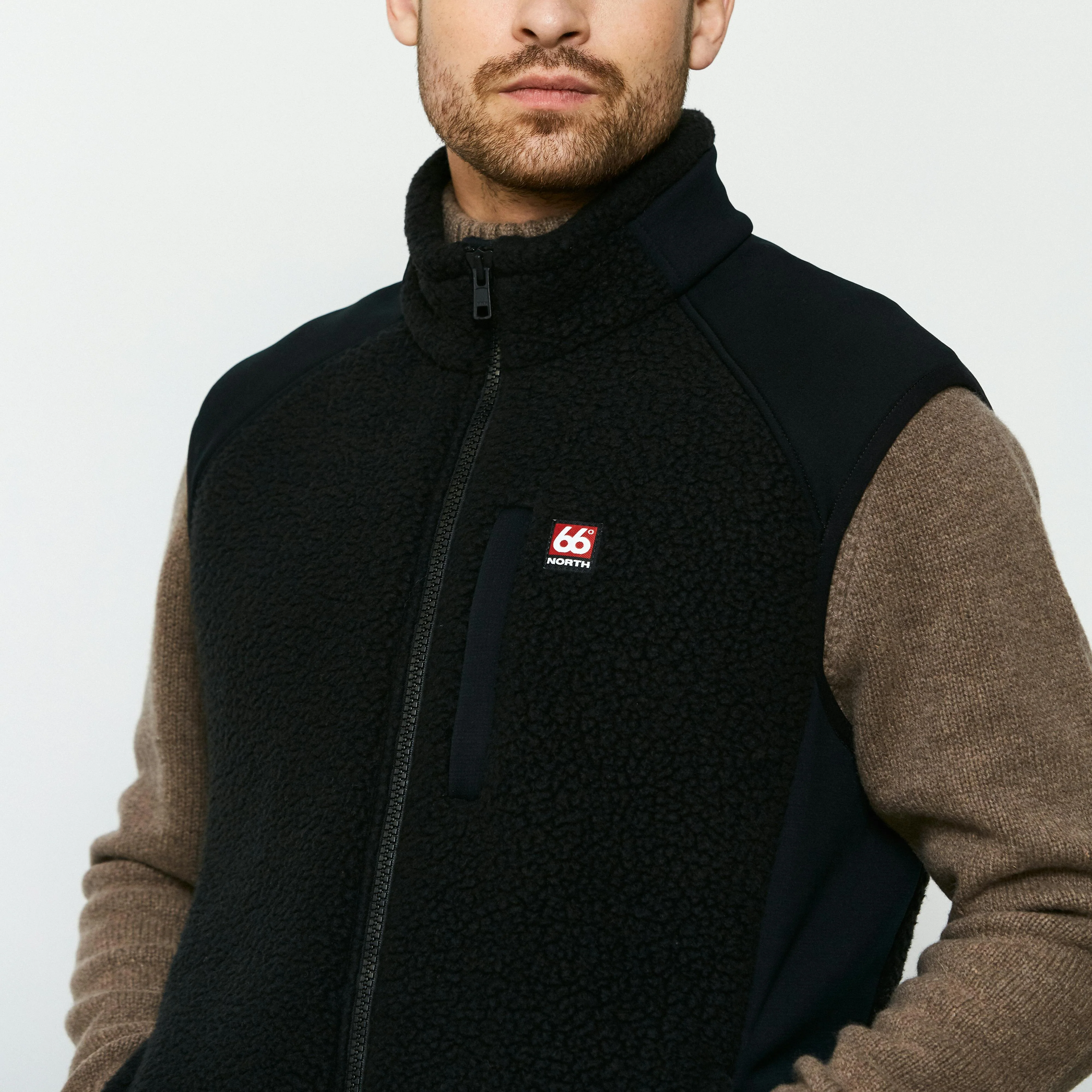 Tindur Shearling Vest - Image 8